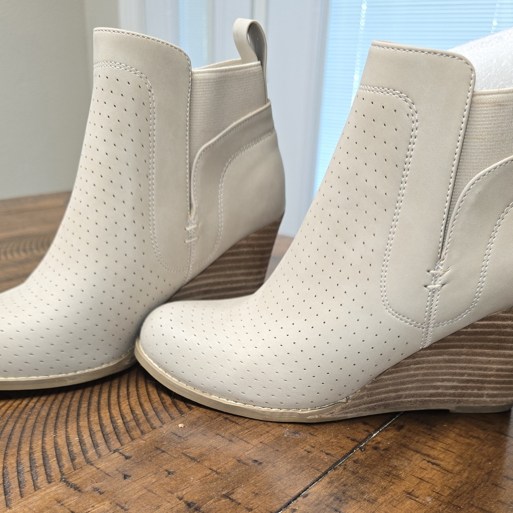 DV by Dolce Vita Cream Ankle Booties with Wedge Heel